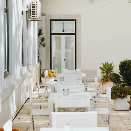 بيت شباب Lisb'on