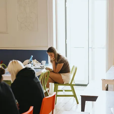 بيت شباب Lisb'on