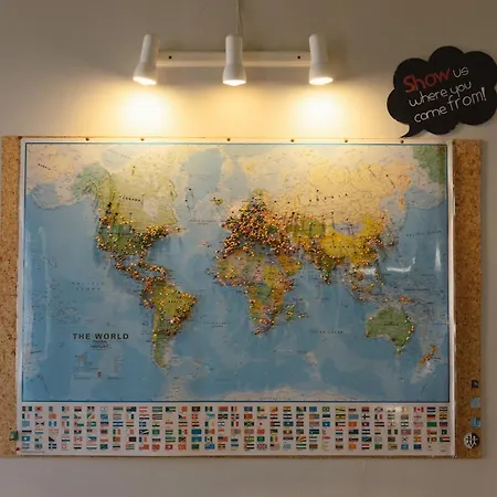 Lisb'on بيت شباب